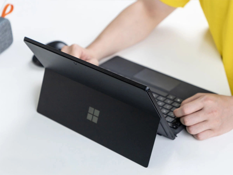Microsoft Surface Pro 6 i5/16GB/256GB 3
